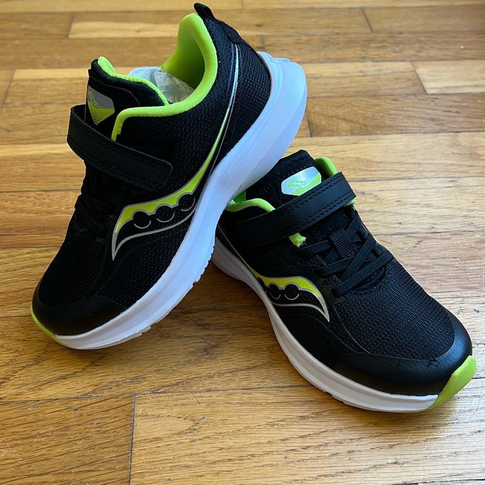 Kinvara 13 A/C black/lime shoes 10.5 Wide